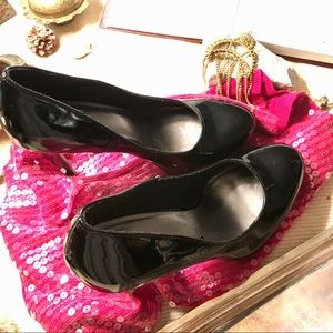 Fioni Black Patent Leather Retro Heels w Flex Sole